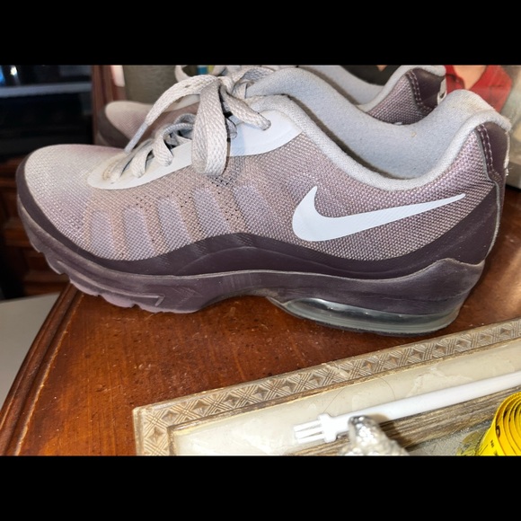 NIKE Air Max Invigor - Picture 2 of 7
